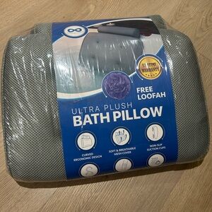 Ultra Plush Gray Bath Pillow with Free Loofah